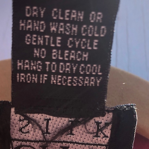 City Silk linen red button down blouse - Picture 7 of 7